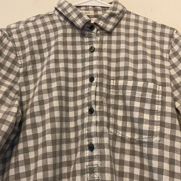 J Crew gray and white checked shirt Size S Long sleeves Length 27” Bust 19” - Picture 2 of 6